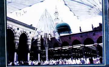 Gunbad-e-Khizra Ke Sae Main