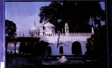 Sufis and Soldier in Awrangzed s Deccan